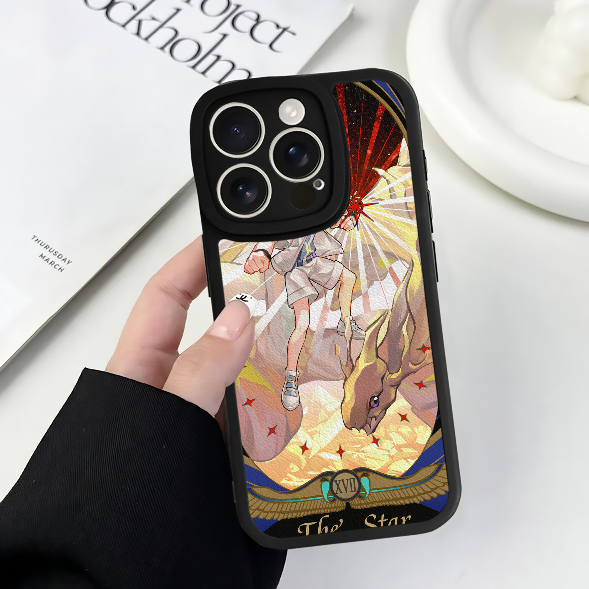 （画像用） 遊☆戯☆王 Yu-Gi-Oh! 【iPhone 16シリーズ対応】シリコンスマホケース（レザー調） 材質：シリコン
